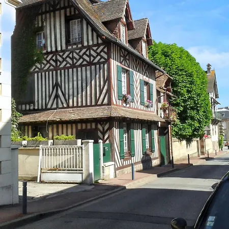 D'une A Sur A 150 M De La Avec Jardin Clos * Villers-sur-Mer