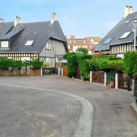 Appartement D'une A Sur A 150 M De La Avec Jardin Clos Villers-sur-Mer
