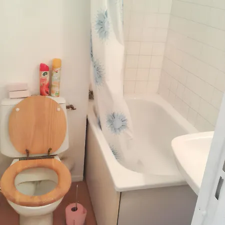 D'une A Sur A 150 M De La Avec Jardin Clos Appartement